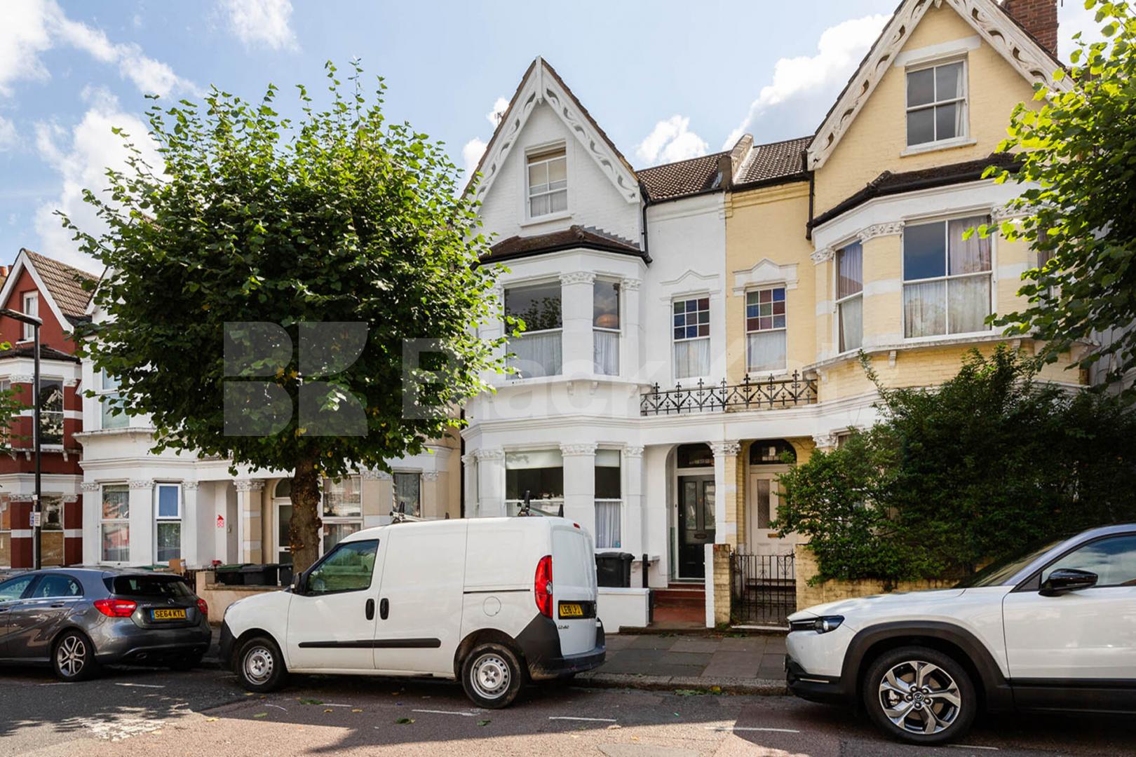 whole house with 2 receptions and 6 large bedrooms  Burgoyne Road, Harringay - Hornsey 